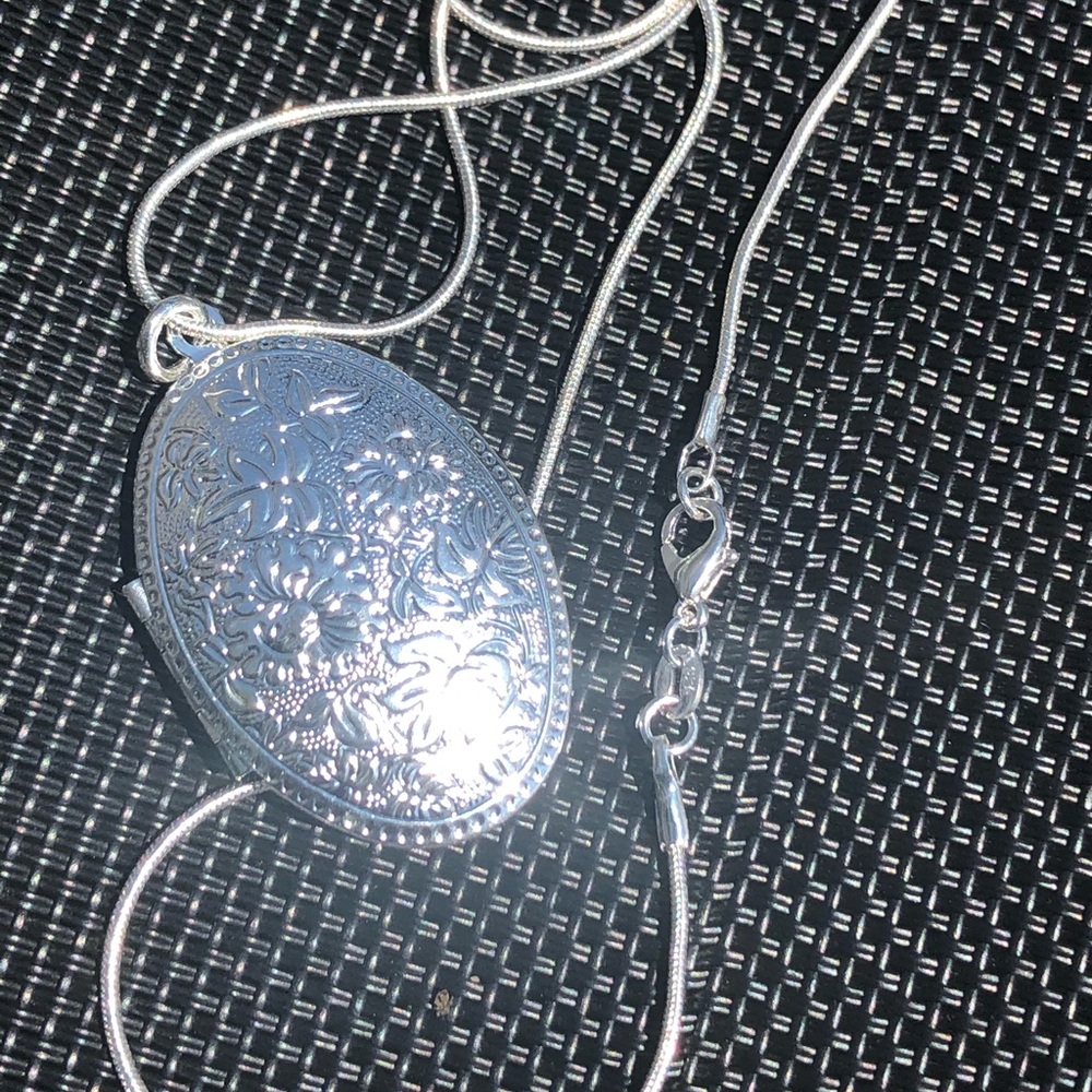 - Photo necklace